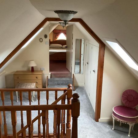 אינברנס Three-Bedroom Old Cottage Free Parking מראה חיצוני תמונה