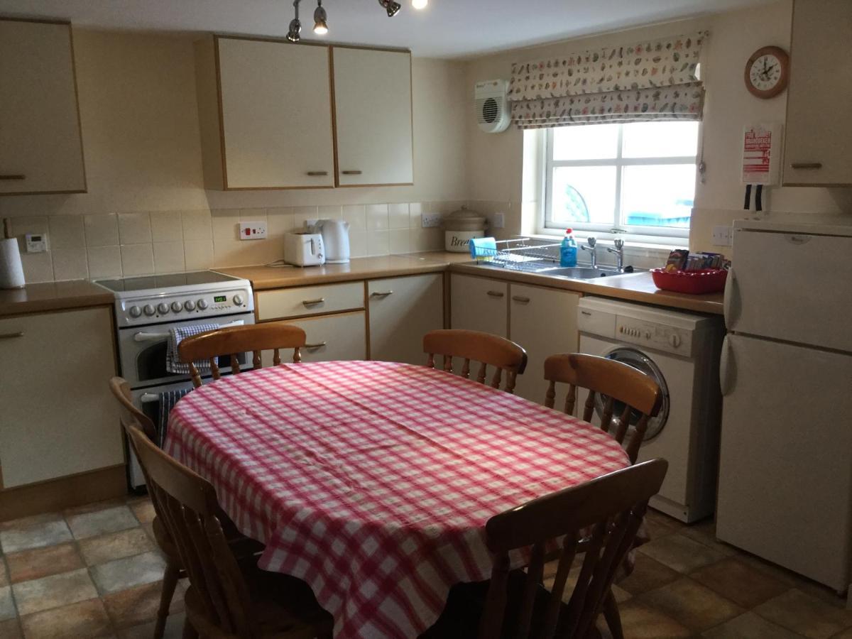 אינברנס Three-Bedroom Old Cottage Free Parking מראה חיצוני תמונה
