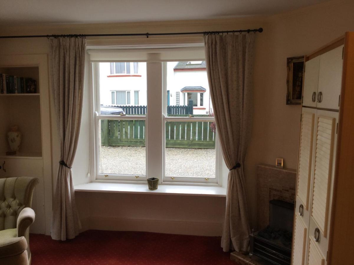 אינברנס Three-Bedroom Old Cottage Free Parking מראה חיצוני תמונה