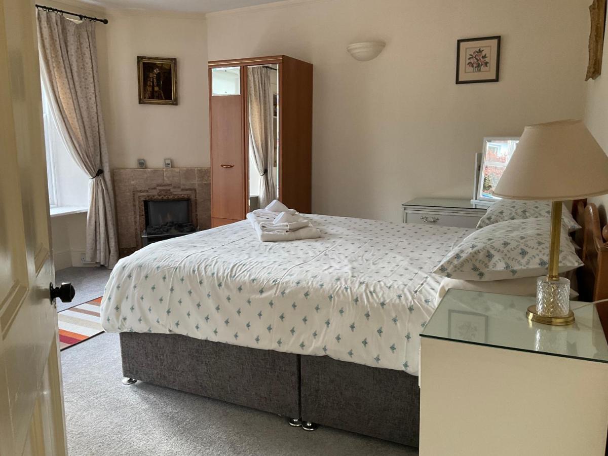 אינברנס Three-Bedroom Old Cottage Free Parking מראה חיצוני תמונה