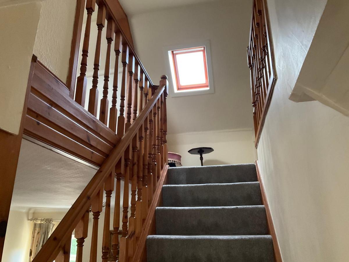 אינברנס Three-Bedroom Old Cottage Free Parking מראה חיצוני תמונה