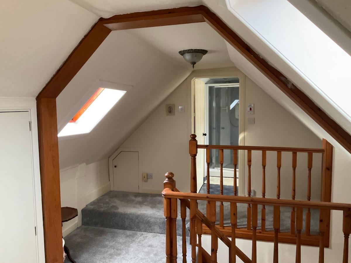 אינברנס Three-Bedroom Old Cottage Free Parking מראה חיצוני תמונה