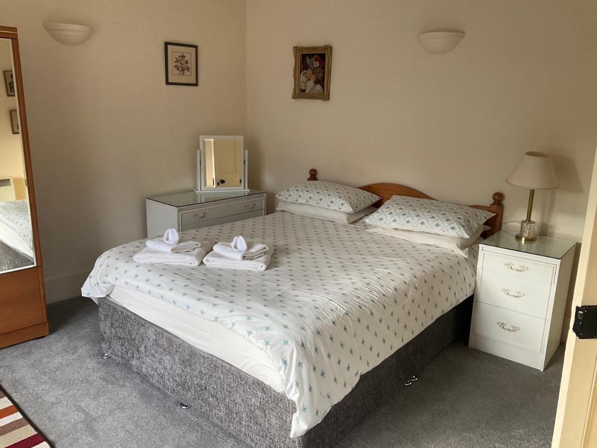 אינברנס Three-Bedroom Old Cottage Free Parking מראה חיצוני תמונה
